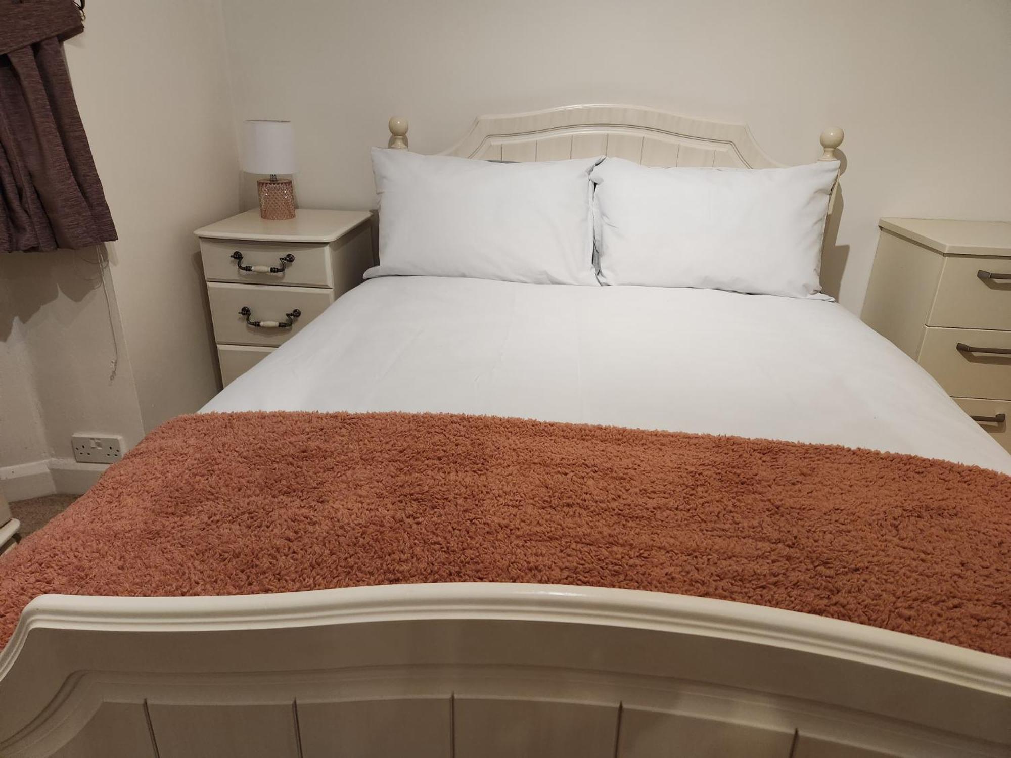 Elmdon House With 4 Spacious Bedrooms To Choose เบอร์มิงแฮม ภายนอก รูปภาพ
