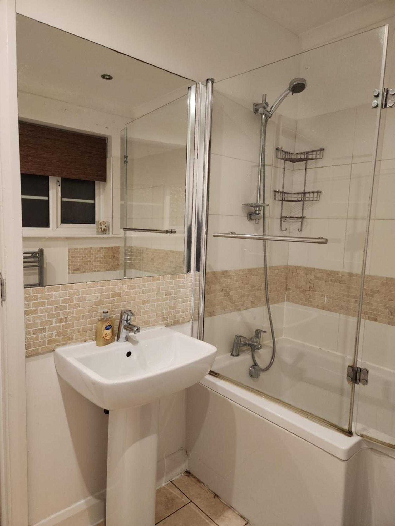 Elmdon House With 4 Spacious Bedrooms To Choose เบอร์มิงแฮม ภายนอก รูปภาพ