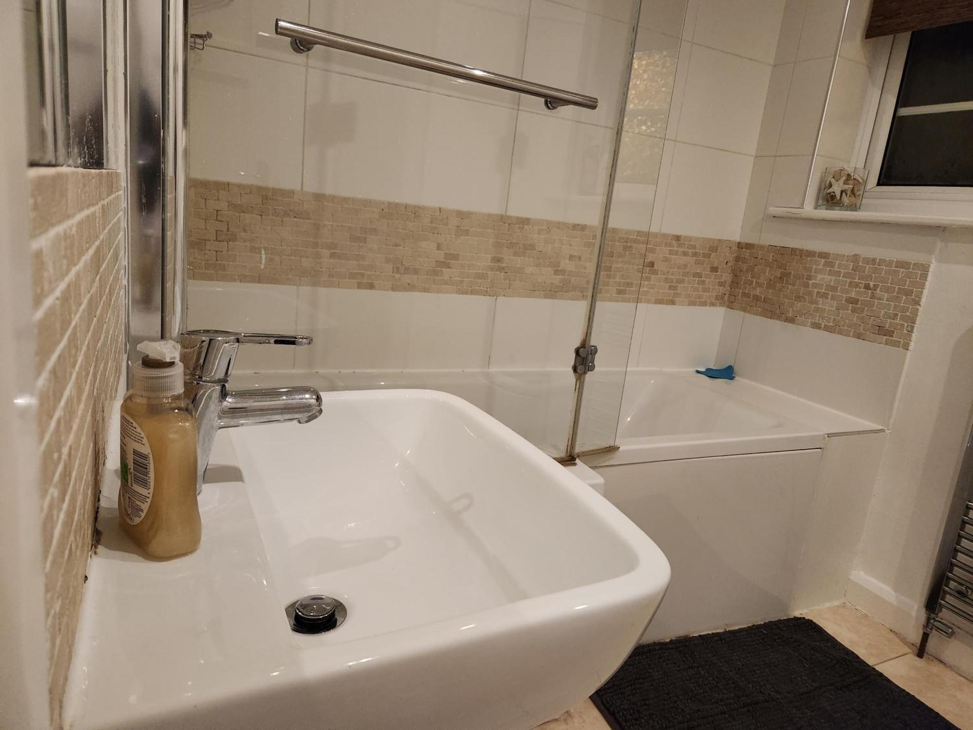 Elmdon House With 4 Spacious Bedrooms To Choose เบอร์มิงแฮม ภายนอก รูปภาพ